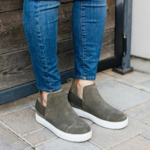 Women Large Size Round Toe Slip On Elastic Band Casual Skate Shoes discountshub