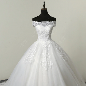 Discount Luxury Lace Appliques Plus Size Wedding Dress Embroidery 2020 New Long Train Sweetheart Bride Gowns Vestidos De Noiva discountshub