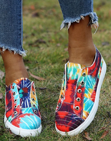 Plus Size Women Casual Graffiti Pattern Slip-On Comfortable Skateboard Shoes discountshub